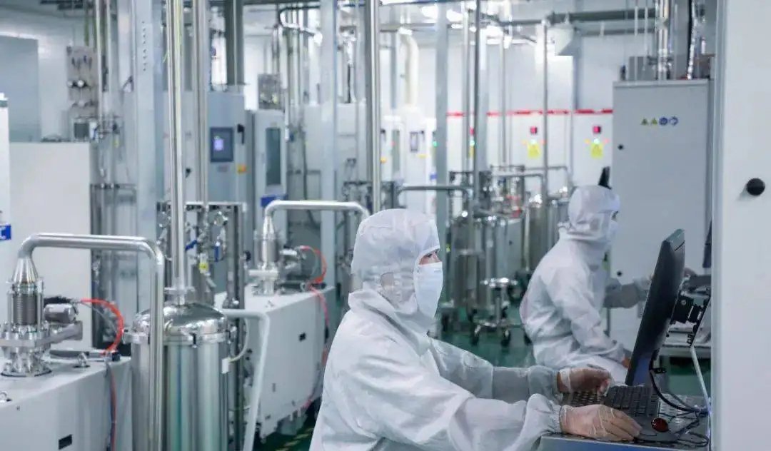 年產(chǎn)能達(dá)20萬(wàn)片！瀚天天成碳化硅產(chǎn)業(yè)園二期項(xiàng)目竣工，三期產(chǎn)能預(yù)達(dá)140萬(wàn)片！